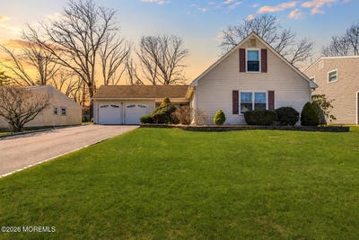 /international/us/5-berkshire-drive-howell-nj-110107312514/