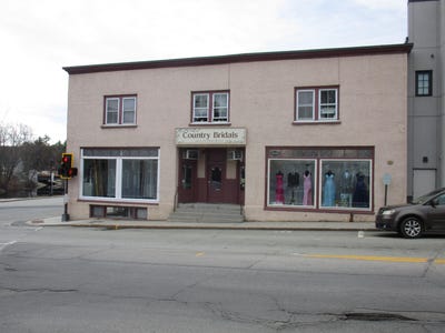 /international/us/17-main-street-jaffrey-nh-110107334196/