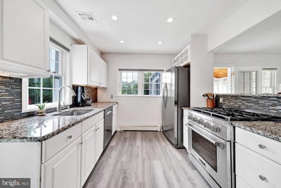 /international/us/10-shaw-drive-kingston-nj-110100355862/