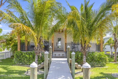 /international/us/19-vip-island-grant-valkaria-fl-110106980164/