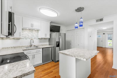 /international/us/427-russell-street-ne-huntsville-al-110109802948/