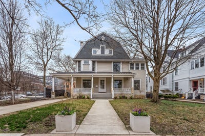 /international/us/1735-asbury-avenue-evanston-il-110105708984/