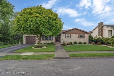 /international/us/827-jessup-avenue-dunmore-pa-110101099429/