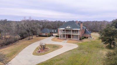 /international/us/207-oakridge-trail-kennedale-tx-110107519236/