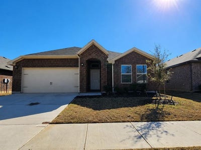 /international/us/538-concho-street-aubrey-tx-110108362639/