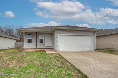 /international/us/609-s-arch-street-carterville-mo-110108720076/