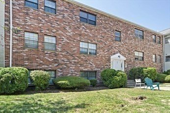 /international/us/8-jackson-street-quincy-ma-110106379616/