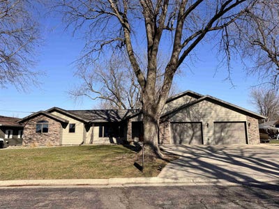 /international/us/806-floyd-st-sanborn-ia-110106978681/