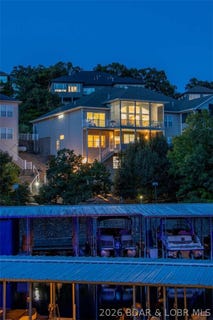 /international/us/548-lakeshore-drive-lake-ozark-mo-110107807157/