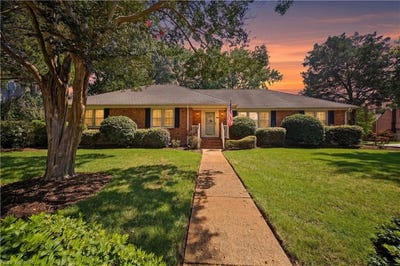 /international/us/940-amesbury-road-virginia-beach-va-110120798369/