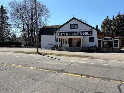 /international/us/699-five-mile-line-road-webster-ny-110107476390/