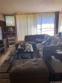 /international/us/84-757-kiana-place-waianae-hi-110103189097/