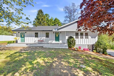/international/us/99-pond-street-salem-nh-110107992042/