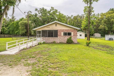 /international/us/160-southwest-9th-avenue-lake-butler-fl-110100163589/