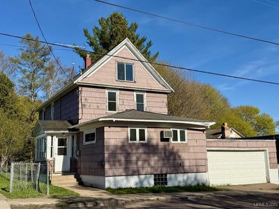 /international/us/1015-ethel-avenue-hancock-mi-110108225943/