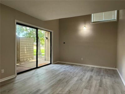 /international/us/4403-carter-creek-parkway-bryan-tx-110119446783/