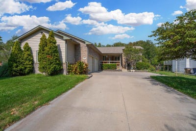 /international/us/636-e-main-st-valley-center-ks-110110338520/