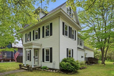 /international/us/127-w-bridge-street-plainwell-mi-110107841527/