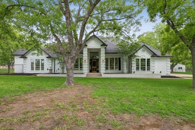 /international/us/5501-equestrian-drive-granbury-tx-110108067006/