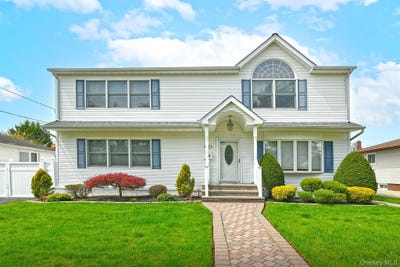 /international/us/53-s-3rd-street-bethpage-ny-110107764445/
