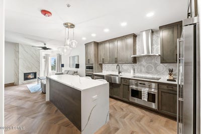 /international/us/3000-canyons-resort-drive-park-city-ut-110108013678/