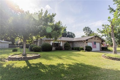 /international/us/2815-w-highland-dr-rogers-ar-110101188929/