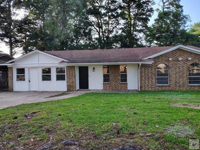 /international/us/225-e-greenfield-dr-wake-village-tx-110108679702/