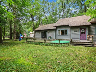 /international/us/3995-jay-road-whitehall-mi-110109747142/