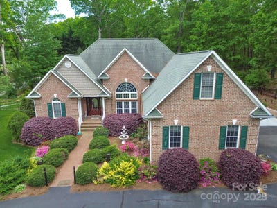 /international/us/2400-saint-john-road-east-bend-nc-110100159927/