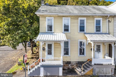 /international/us/68-s-5th-street-newport-pa-110120553417/