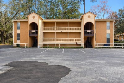 /international/us/1810-nw-23rd-boulevard-gainesville-fl-110104604636/