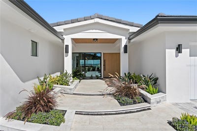 /international/us/2580-e-bay-isle-drive-se-st-petersburg-fl-110106202133/