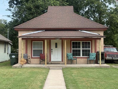 /international/us/210-e-osborne-st-hutchinson-ks-110101003187/