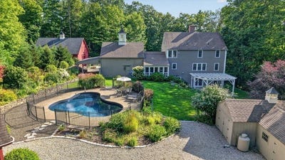 /international/us/37-champeaux-brimfield-ma-110119705567/