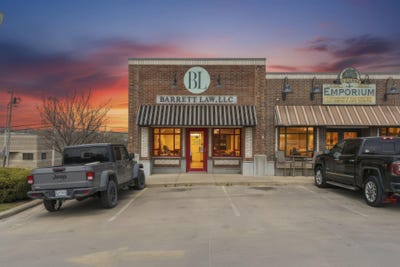/international/us/1-public-square-stockton-mo-110107504341/