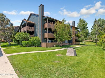 /international/us/6821-n-2200-park-city-ut-110107799683/