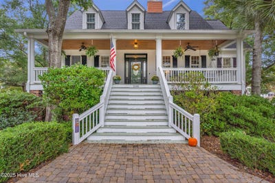 /international/us/500-w-st-george-southport-nc-110103470951/