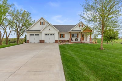 /international/us/3369-meriwether-lewis-lane-missouri-valley-ia-110107794882/