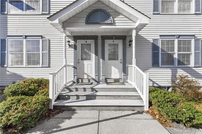 /international/us/87-north-bend-street-pawtucket-ri-110107390702/