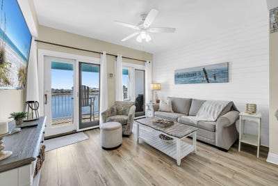 /international/us/114-carillon-market-street-panama-city-beach-fl-110106584035/