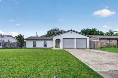 /international/us/1212-manning-street-benbrook-tx-110108384626/