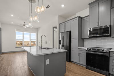 /international/us/2700-old-denton-road-carrollton-tx-110106239048/