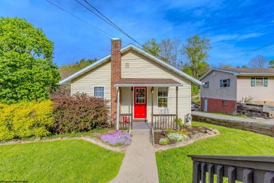 /international/us/122-center-street-kingwood-wv-110107513319/
