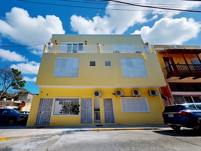 /international/pr/8-calle-betances-manati-manati-110105524733/