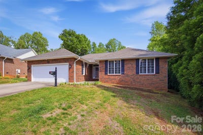 /international/us/100-crosscreek-drive-morganton-nc-110108073072/