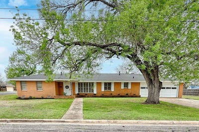 /international/us/302-baumgarten-schulenburg-tx-110106339422/