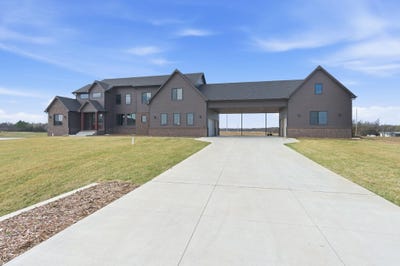/international/us/243-thurston-ln-derby-ks-110106328065/