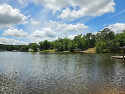 /international/us/110-long-point-hodges-sc-110108907574/