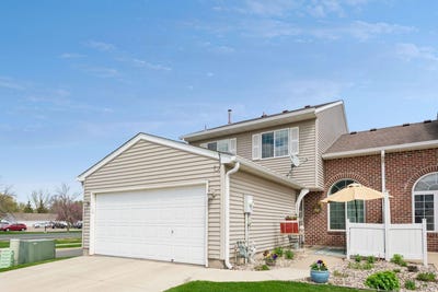 /international/us/1003-heather-lane-waconia-mn-110109008781/