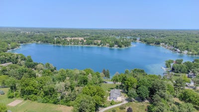 /international/us/66109-hideaway-lane-sturgis-mi-110099923853/?lang=en